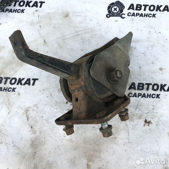 Кронштейн двигателя правый Mitsubishi 4G15