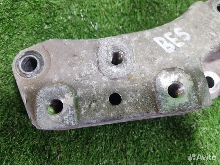 Кронштейн опоры кпп volkswagen Caddy 3 2013