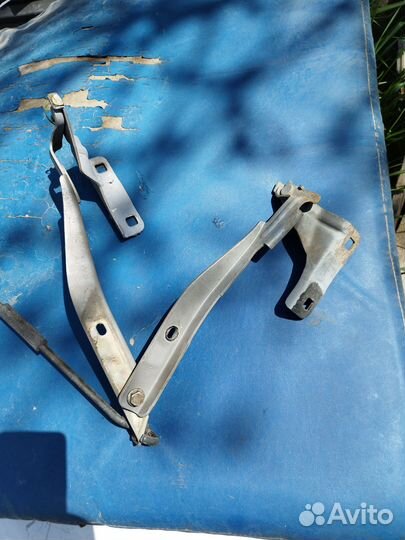 Петля капота Ниссан ноут е11