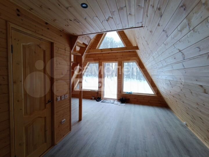 Дом 1500 м² на участке 12 га