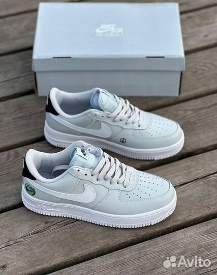 Nike air force 1 серый смайл разм. 41