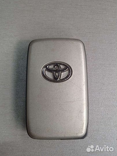 Смарт ключ Toyota Camry Crown Mark X правруль