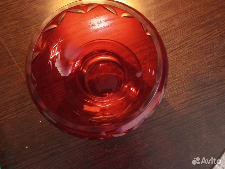Ваза красная хрустальная СССР