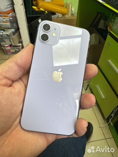 iPhone 11, 64 ГБ