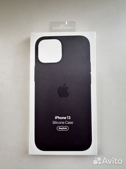 Чехлы для iPhone 13