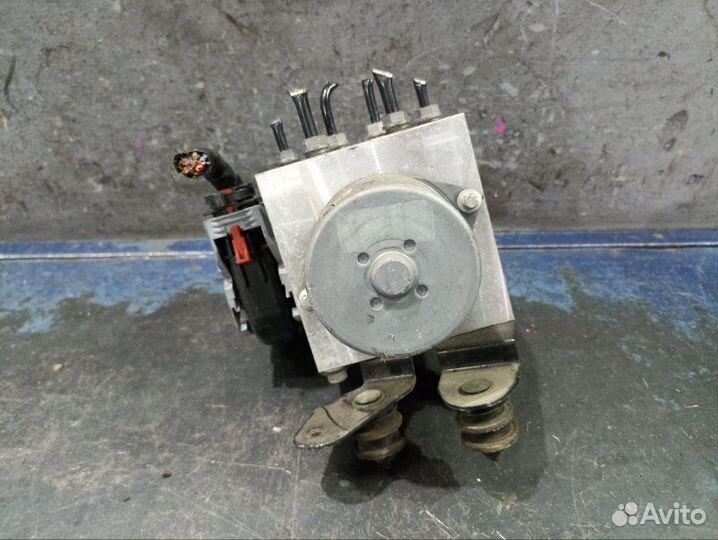 Блок ABS Volkswagen Passat B7