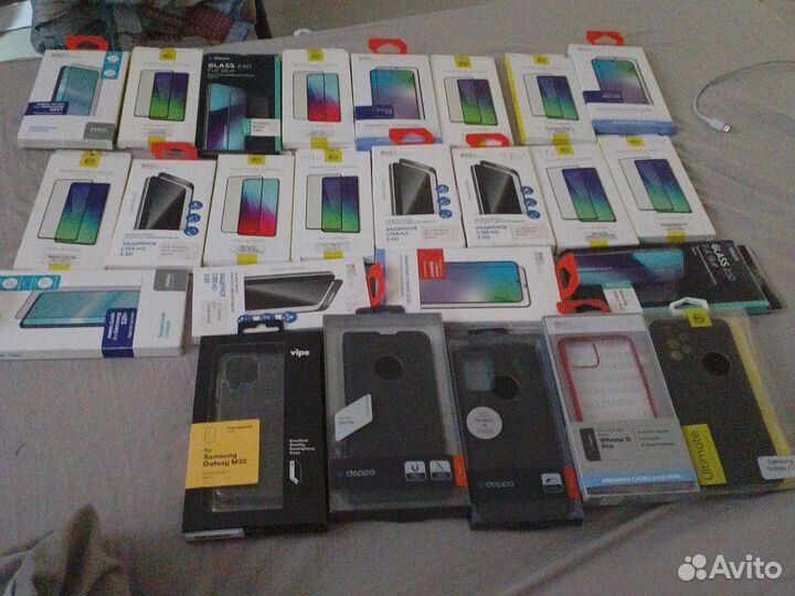 Чехлы и защитные стекла для телефонов