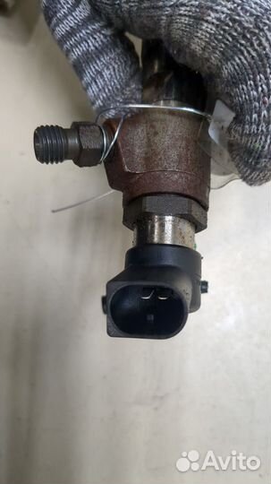 Форсунка топливная Peugeot 3008, 2011