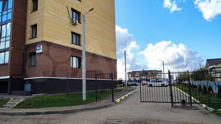 2-к. квартира, 70,5 м², 1/10 эт.