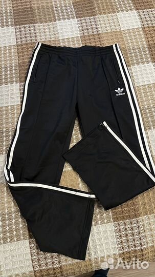 Спортивный костюм женский