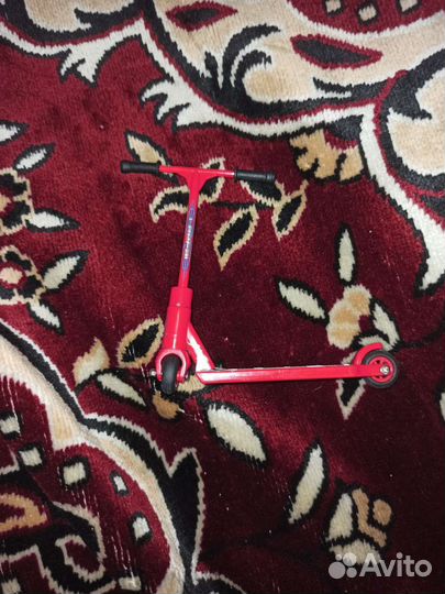 Трюковой самокат для пальцев