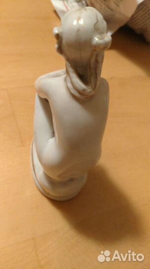 Статуэтка фарфор