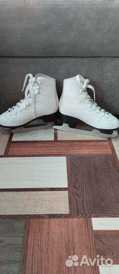 Коньки фигурные 33 размер