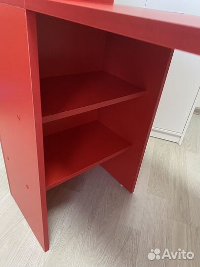 Стол для мастера маникюра