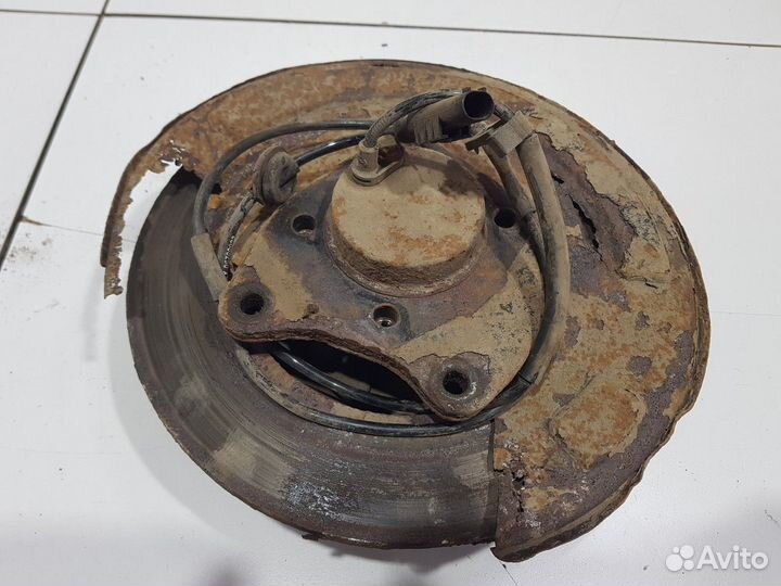 Ступица задняя правая с тормозным диском