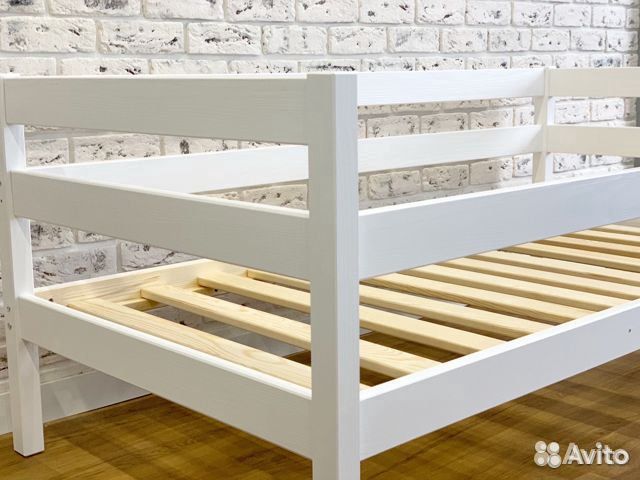Детская кровать из массива