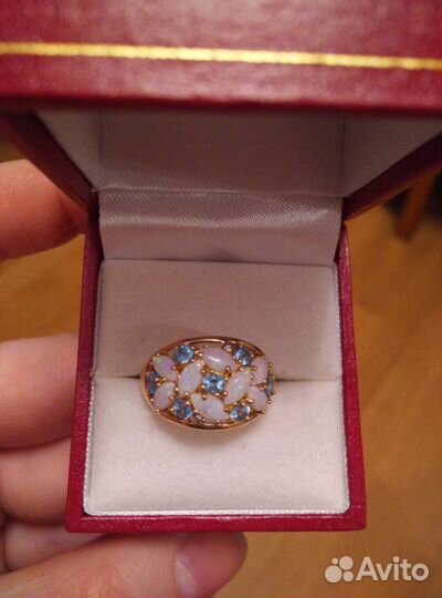Золотое кольцо бриллианты, опалы, топазы, р. 18