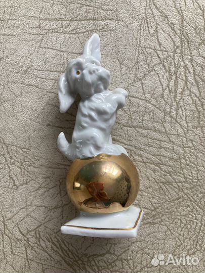 Фарфоровая статуэтка Цирковая собачка на шаре