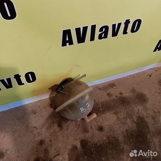 Бачок расширительный Volkswagen Passat B3