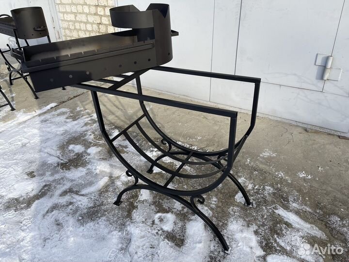 Мангал с очагом под казан с подставкой