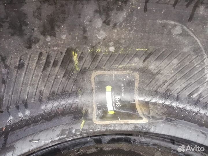 Observe X-10 275/40 R20 67