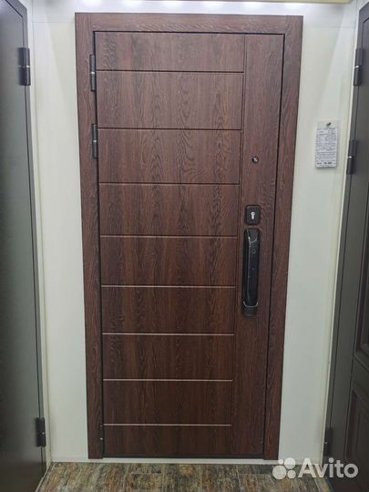 Дверь входная с электронным замком