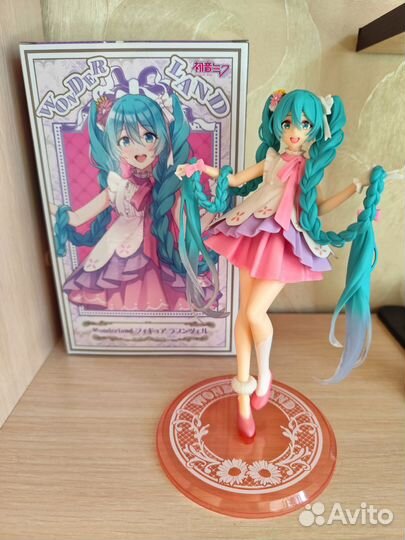 Фигурка Hatsune Miku Wonderland Rapunzel
