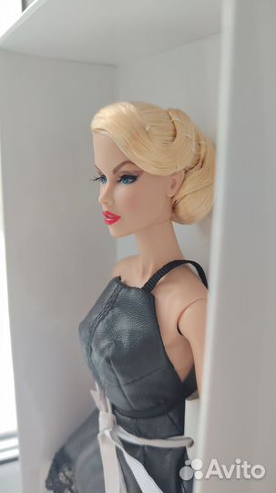 Integrity Toys Vanessa Perrin Fashion Royalty