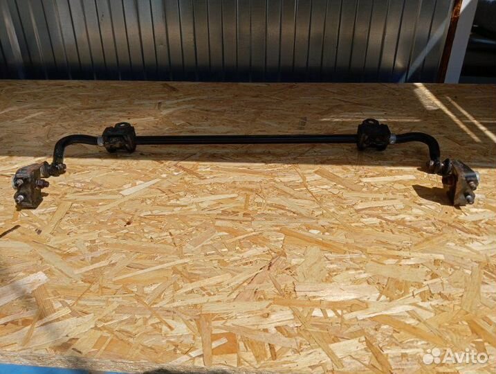 Стабилизатор задний в сборе задний Lexus Rx350 2GR