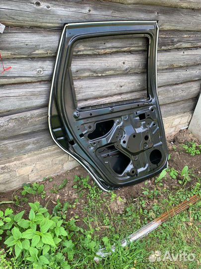 Дверь задняя левая renault duster 1