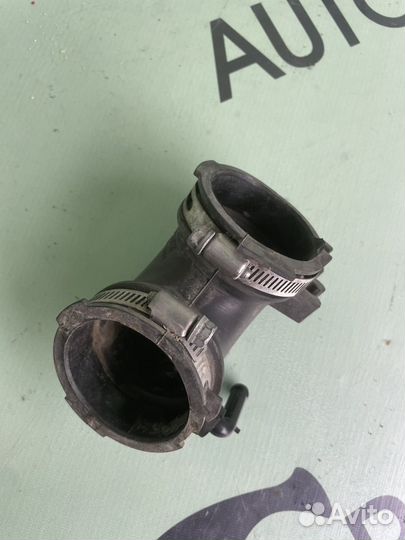 Патрубок воздушного фильтра mazda demio 2