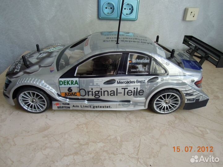 Радиоуправляемая модель автомобиля Mercedes