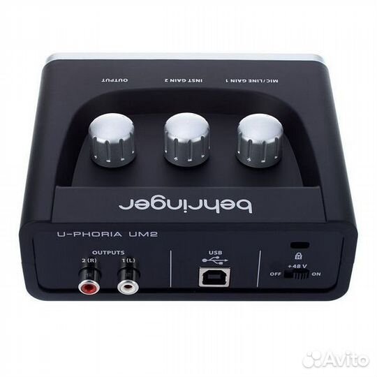 Звуковая карта behringer um2