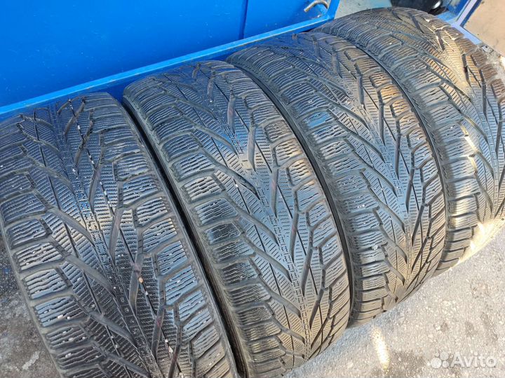 Nokian Tyres Hakkapeliitta R2 SUV 225/60 R17