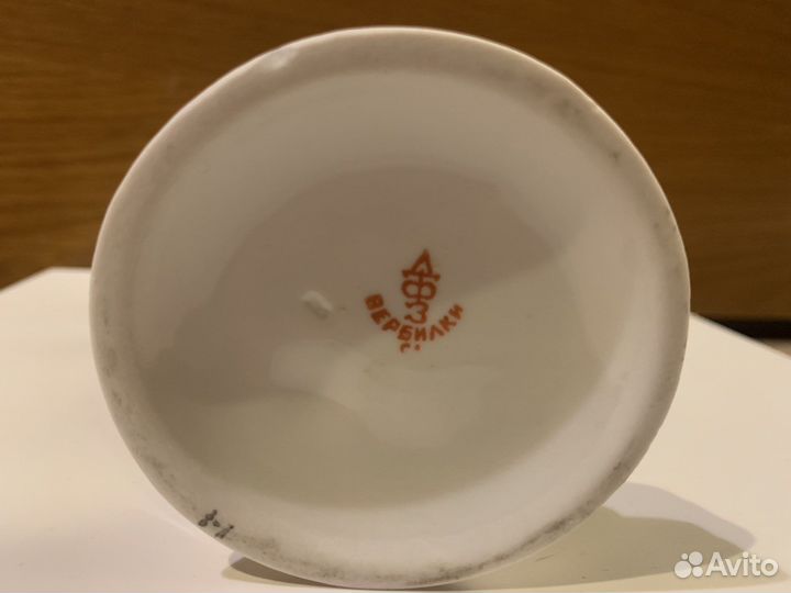 Фарфоровая статуэтка Балерина с цветком