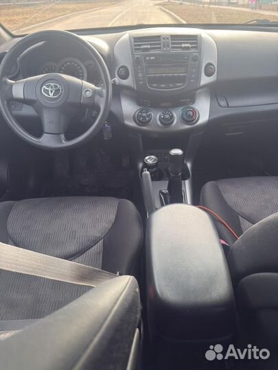 Toyota RAV4 2.0 AT, 2010, 247 000 км