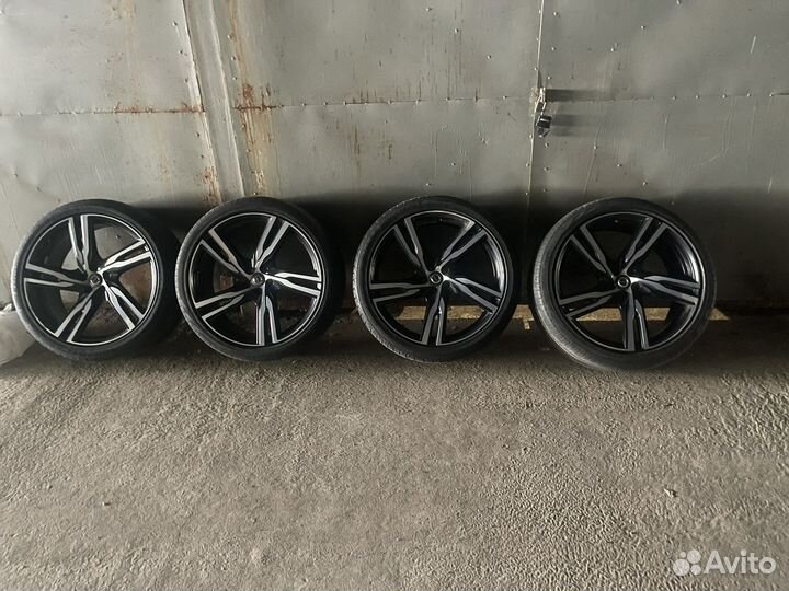 Колеса в сборе с дисками r22