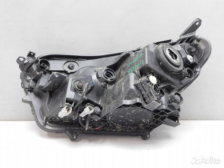 Фара правая Toyota RAV4