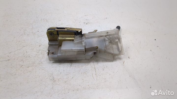 Замок двери правый передний Volkswagen Transporter 4, 1994