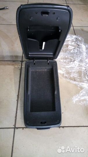 Подлокотник Hyundai Xg250