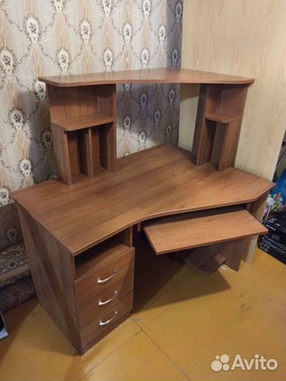 Компьютерный стол многоярусный с ящиками