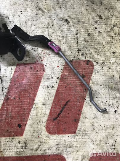 Замок багажника Nissan Pathfinder