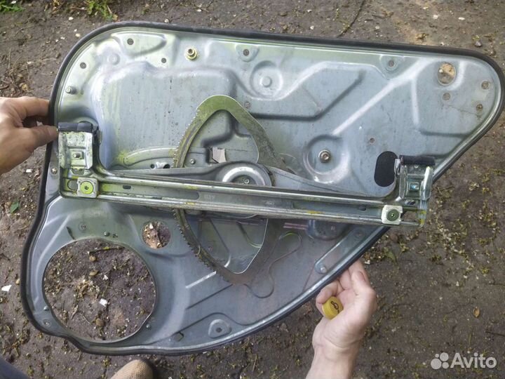 Стеклоподъемник на ford focus 2 задний левый