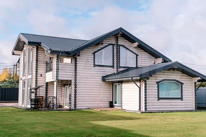 Дом 400 м² на участке 12 сот.