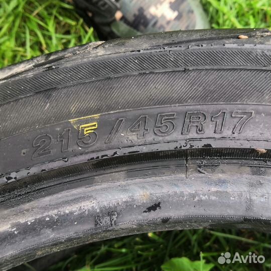 Bridgestone TS-02 215/45 R17