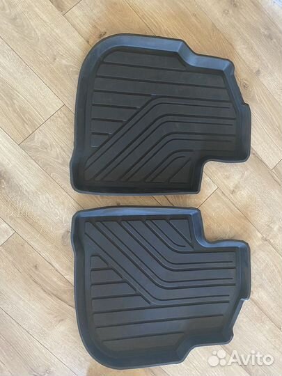 Коврик резиновый в машину на skoda. Новые