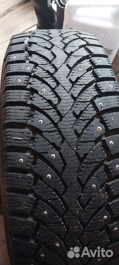 Pirelli Formula Ice 215/65 R16