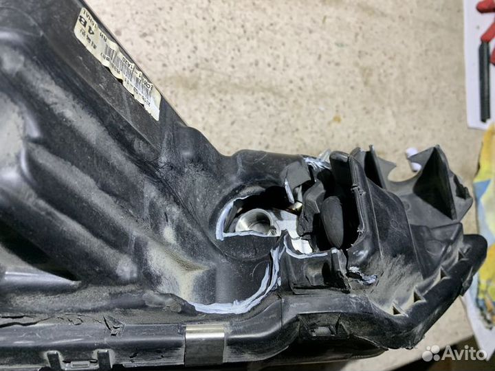 Фара Mitsubishi Outlander