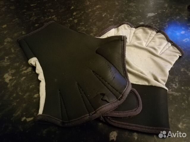 Шорты для фитнеса. Шапочки для бассейна