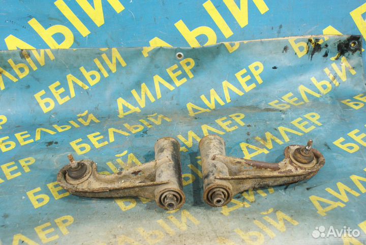 Передний верхний рычаг Mercedes-Benz W210